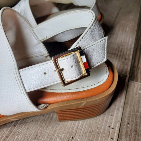 Tommy Hilfiger White Twolaya Faux Leather Slingback Heeled Sandals 7.5M Women's - Picture 5 of 16